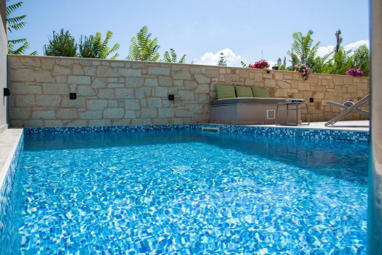 Villa Sirocos Stalos Luaran gambar